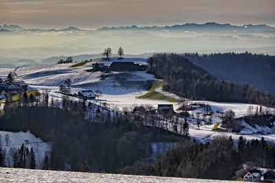 白雪覆盖的土地
